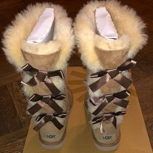 ✨Tall Bailey Bow Ugg Boots✨